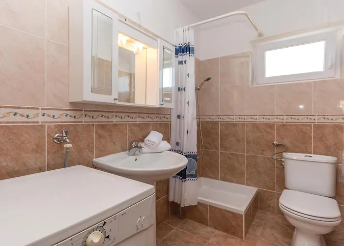 5 Bedroom Cozy In *