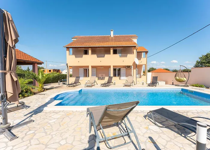 Σπίτι διακοπών 5 Bedroom Cozy In