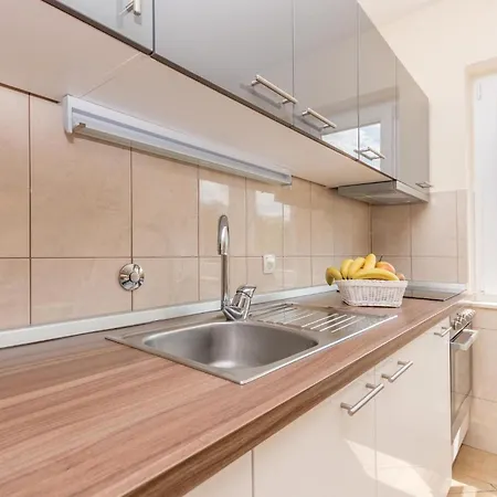 5 Bedroom Cozy In