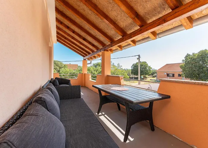 5 Bedroom Cozy In